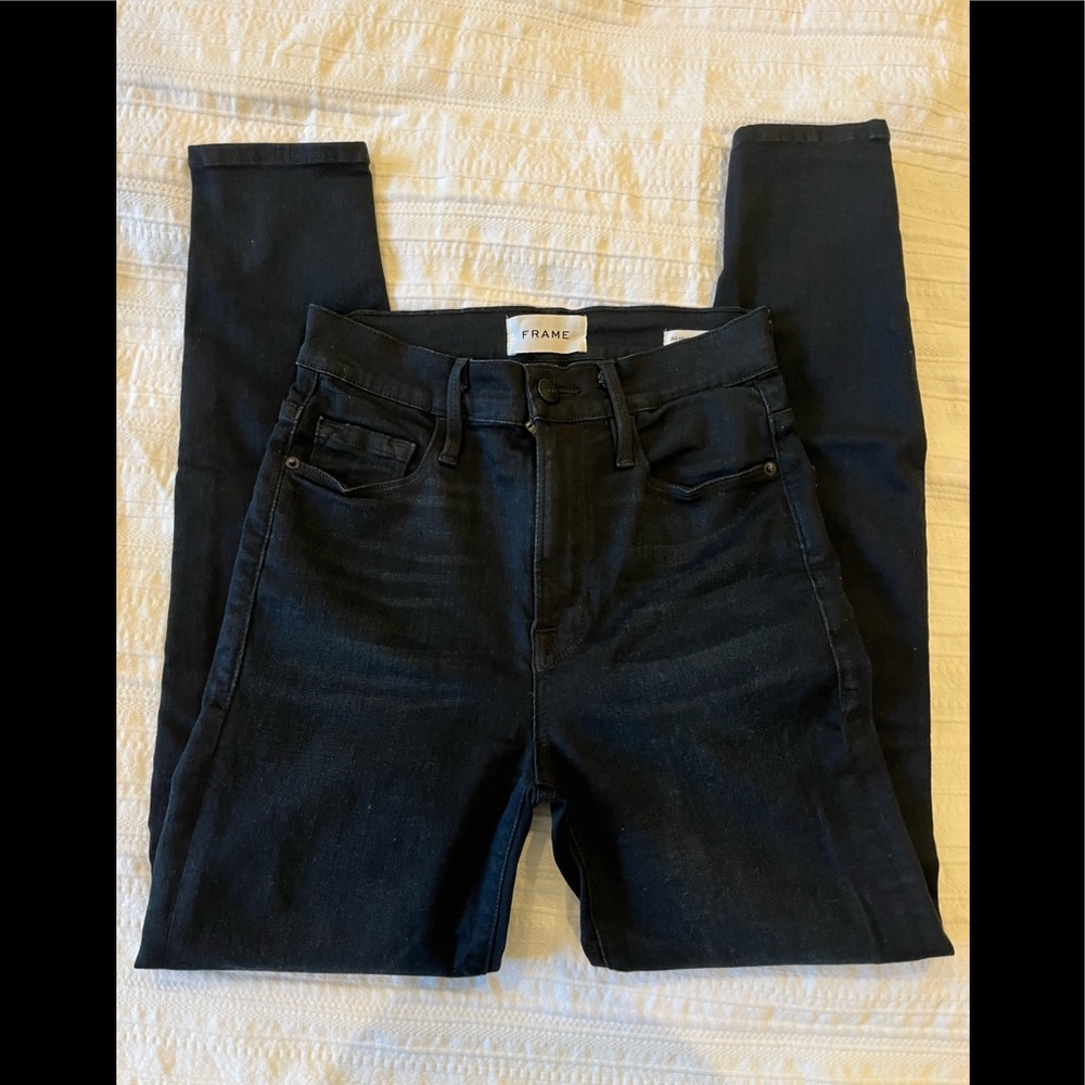 FRAME, Ali high rise skinny Jean in size 25. Super comfortable and stretchy!